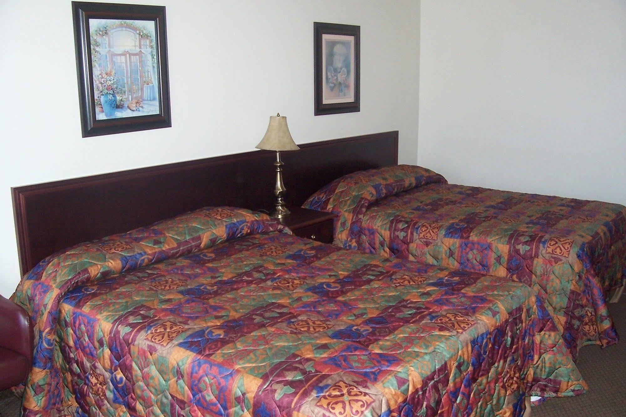 Ivanhoe Hotel 2*